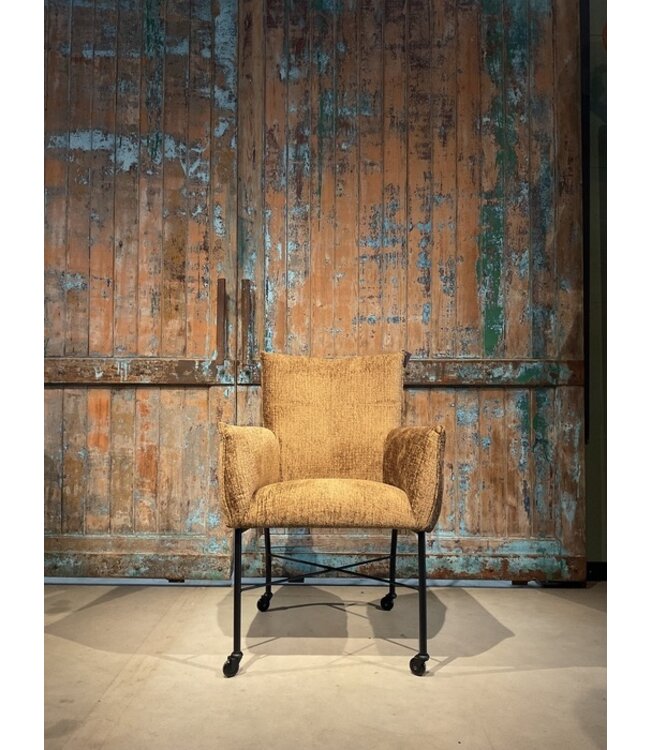 Eetkamerstoel Sem zoals afgebeeld: Met arm & skate wiel in bekleding: C-Fusion 127