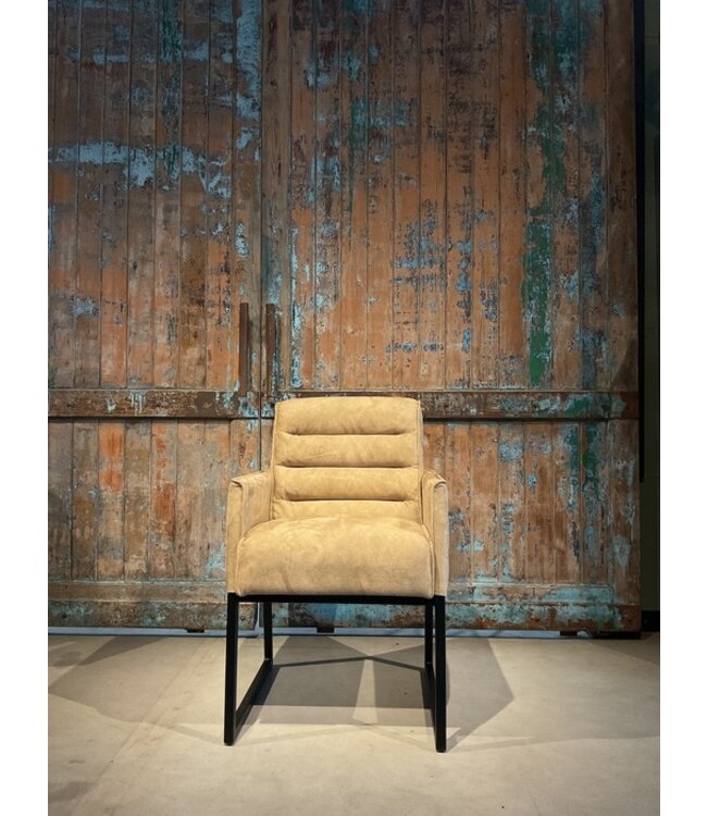 Eetkamerstoel Kirk zoals afgebeeld: Dichte arm in bekleding: D-Be Real 7