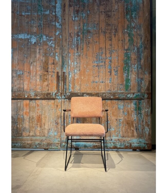 Eetkamerstoel Lilly zoals afgebeeld: Met arm in bekleding: A-Mito 94