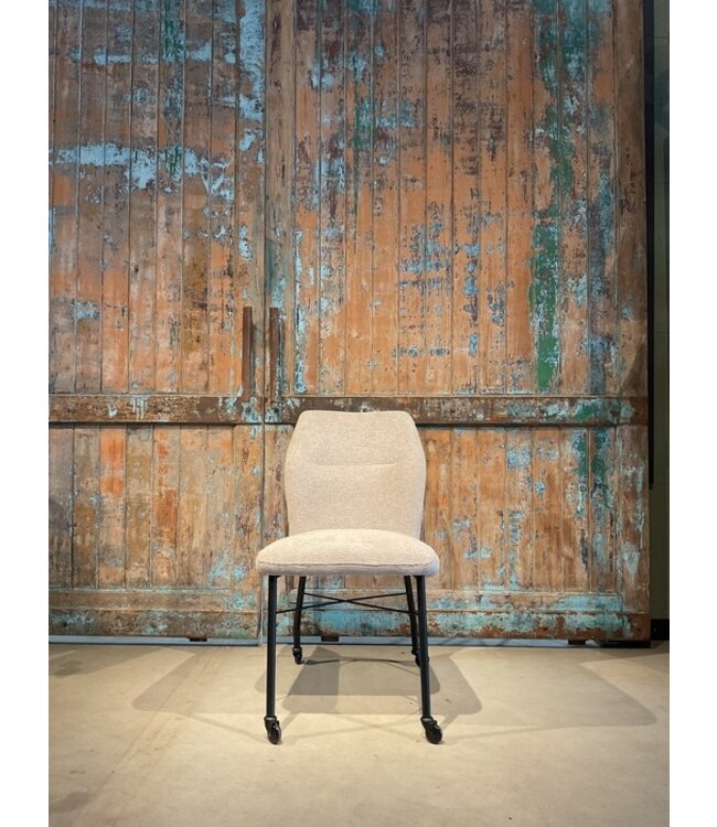 Eetkamerstoel Julia zonder arm met wiel in bekleding: A-Mito 40