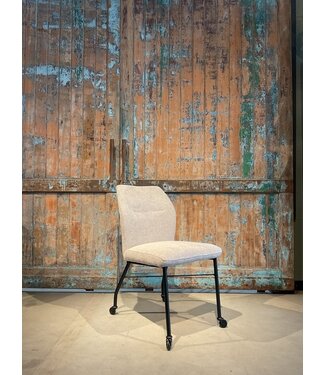 Julia in meerdere opties en stoffen leverbaar