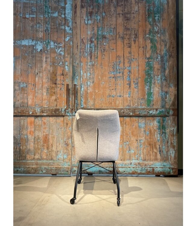 Eetkamerstoel Julia zonder arm met wiel in bekleding: A-Mito 40