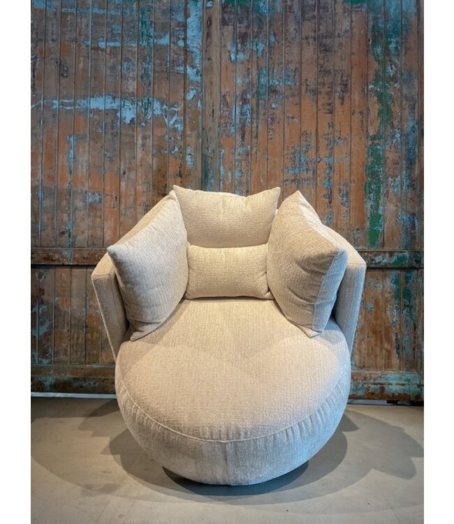 Fauteuil Roxanne (kan ook draaibaar) zoals afgebeeld: C-Fusion 196