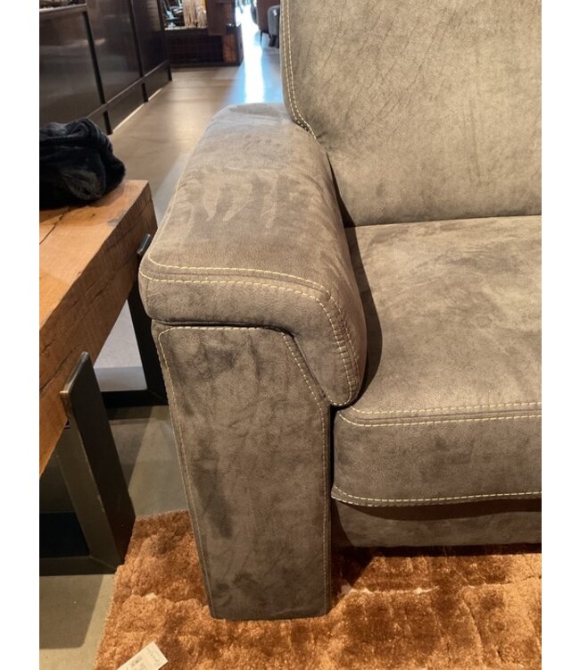 Bank Duco zoals afgebeeld: 2,5 zits in bekleding: C-River 66 Contrast Stiksel