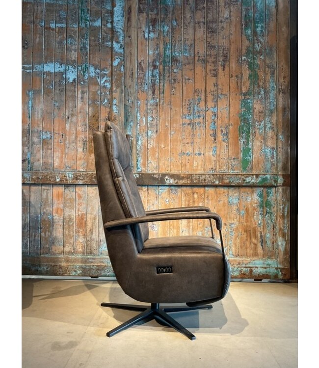 Rispens Relaxfauteuil Blend zoals afgebeeld: Met sta op en accu maat: M. In bekleding: Paola 67