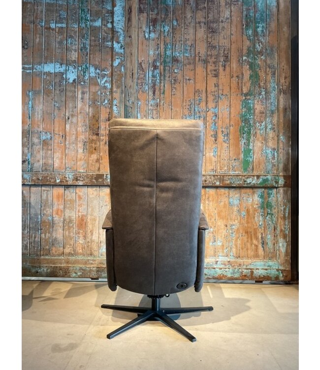 Rispens Relaxfauteuil Blend zoals afgebeeld: Met sta op en accu maat: M. In bekleding: Paola 67