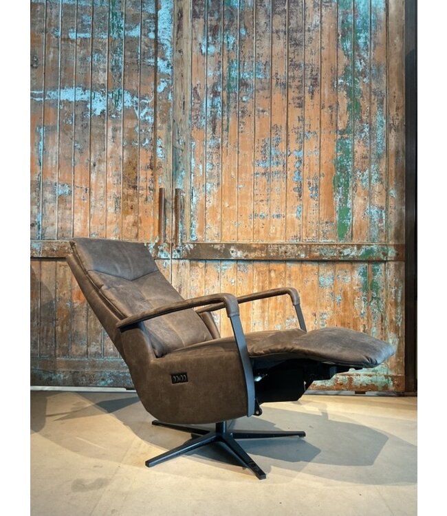 Rispens Relaxfauteuil Blend zoals afgebeeld: Met sta op en accu maat: M. In bekleding: Paola 67