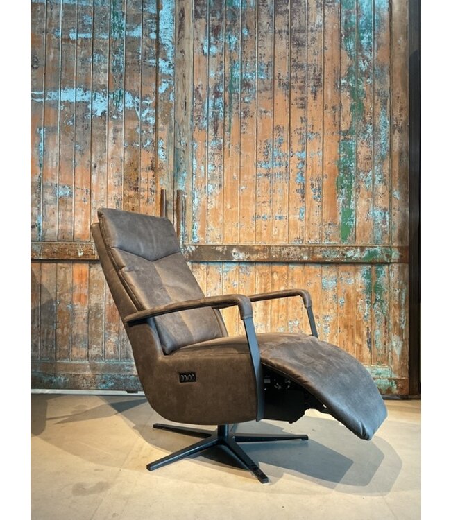 Rispens Relaxfauteuil Blend zoals afgebeeld: Met sta op en accu maat: M. In bekleding: Paola 67