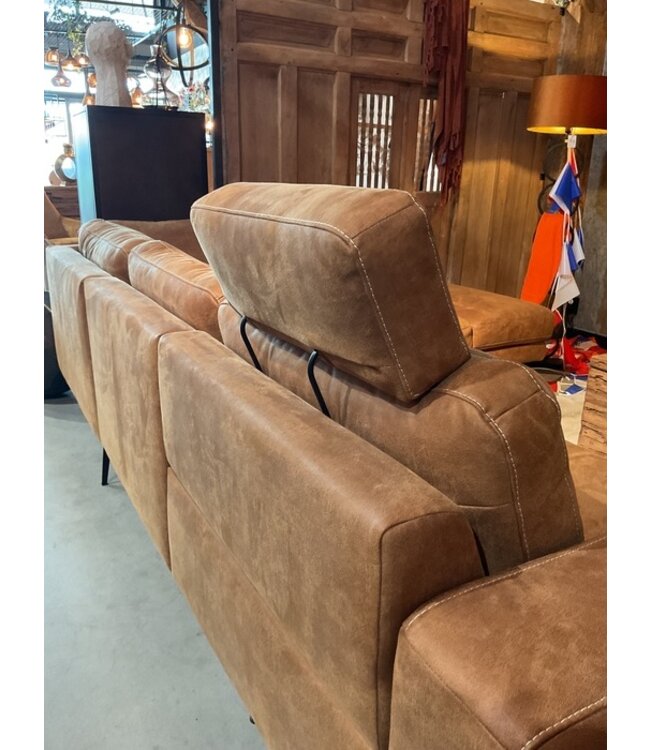 Rispens Bank DF-Living zoals afgebeeld: Met relaxelement. In bekleding: Paola 09 Camel