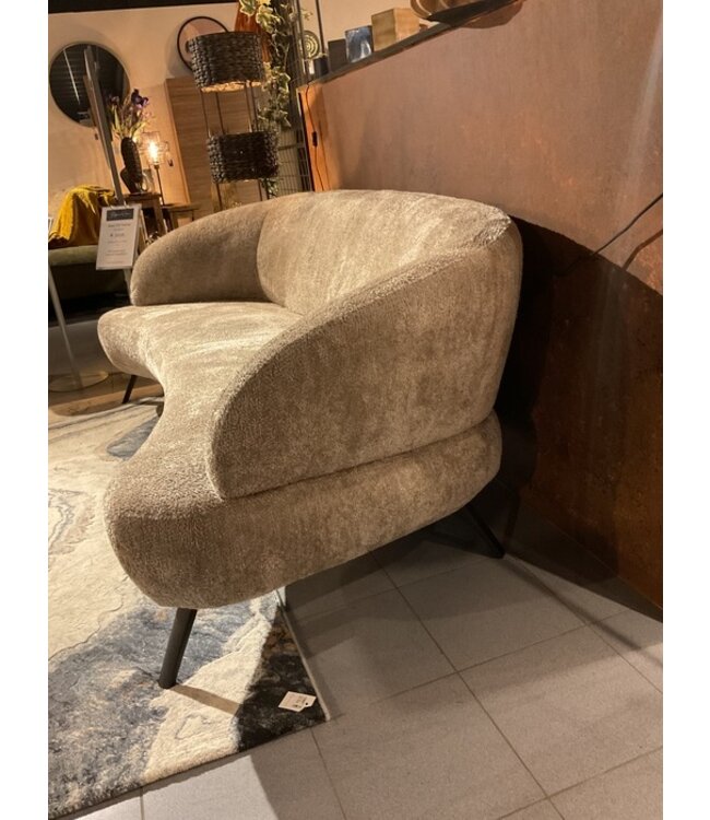 Rispens Bank Valente zoals afgebeeld: 3-Zits. In bekleding: Paris 109 desert