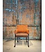 DS meubelen Eetkamerstoel Mike zoals afgebeeld: Arm & rug in: Be Lovely caramel 12. Zitting: Vintage Brown