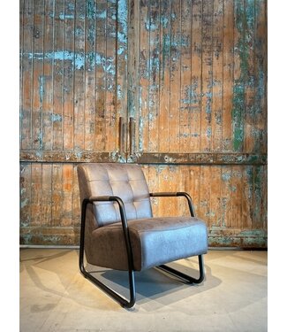 Fauteuil Karin in meerdere stof en leersoorten leverbaar Fauteuil Karin in meerdere stof en leersoorten leverbaar