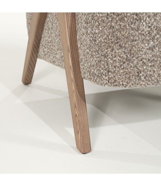 Eleonora Fauteuil Francis – Taupe Flou stof – Eleonora – Essenhout – 68x82x80 cm