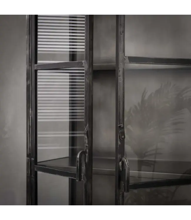 Rispens Vitrinekast Rift Metal – 2 glazen deuren – Industrieel design in gun metal