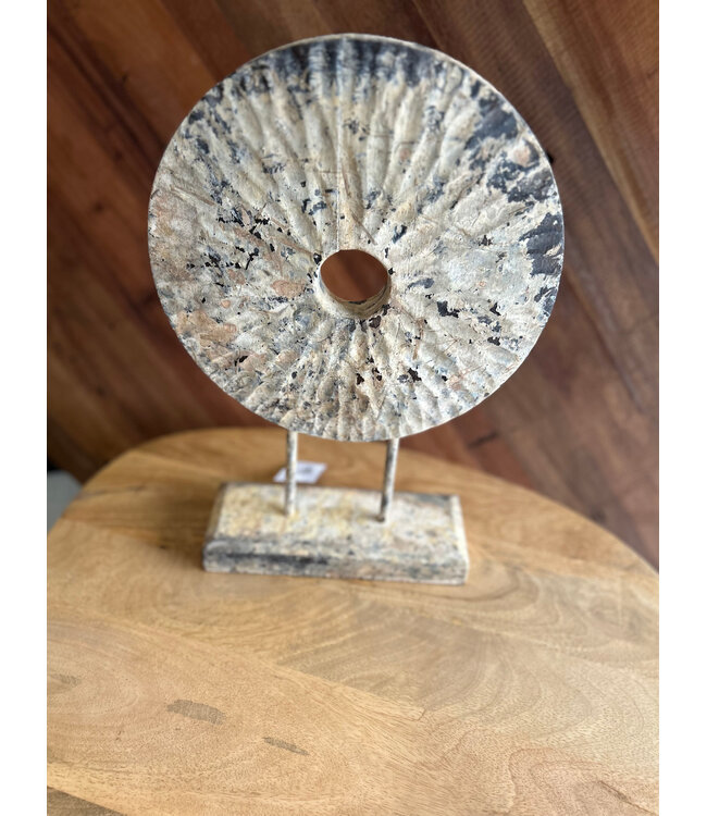 Rispens Houten ornament molensteen op voet 43 cm – robuuste woondecoratie