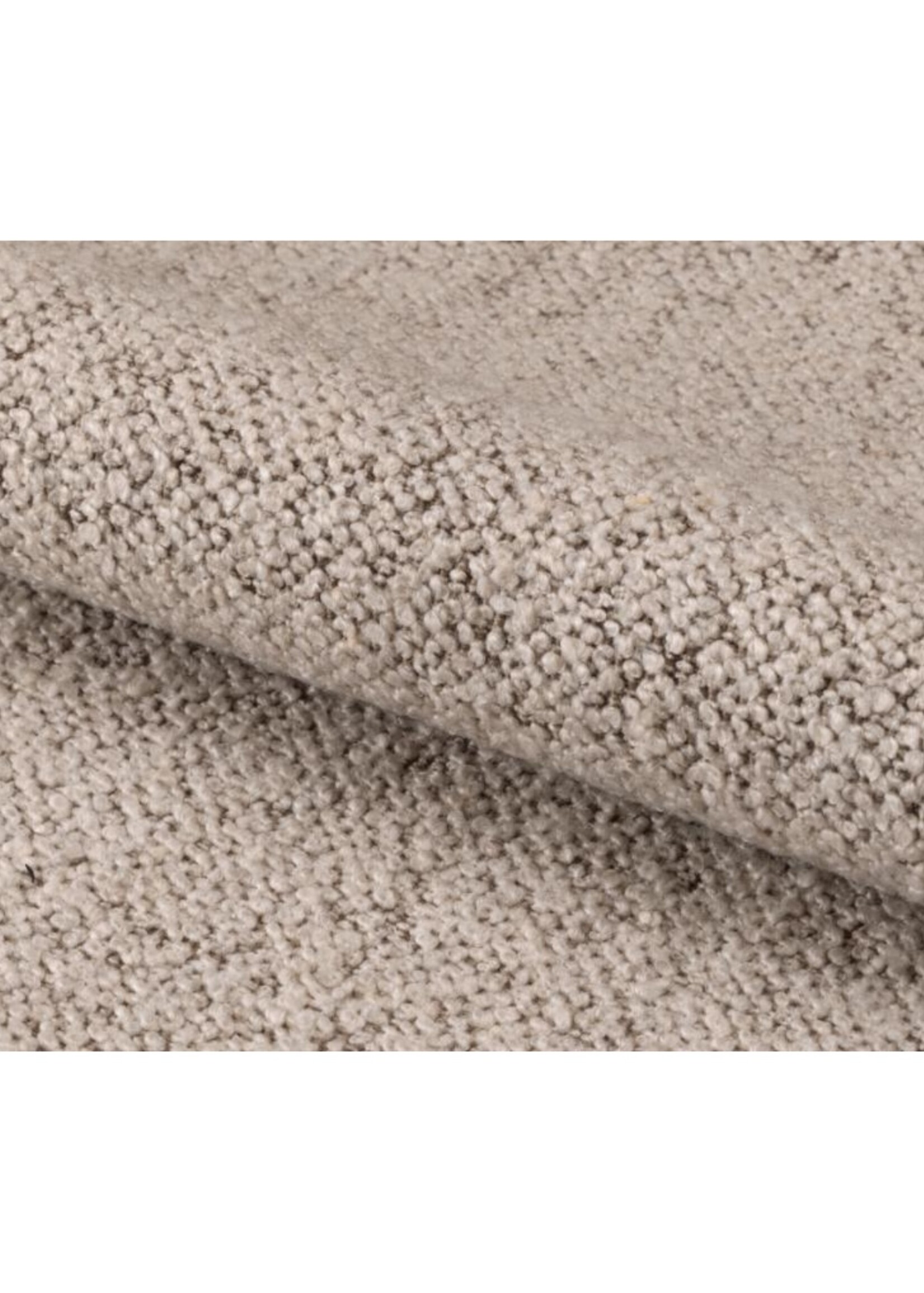 Leo eetkamerstoel met armleuning, stof Monza beige 60 FR, onderstel mat gerookt NC gelakt eiken