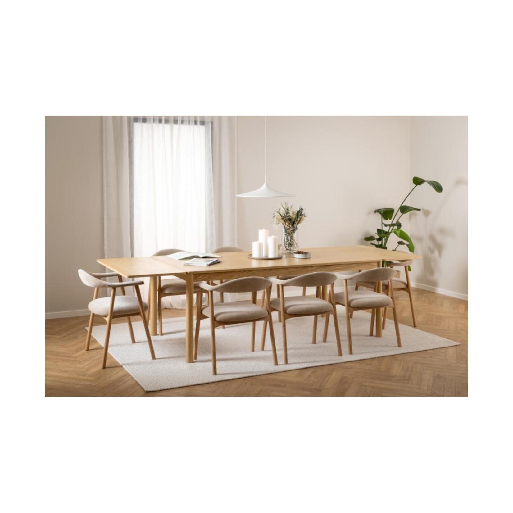 Addi Eiken eetkamerstoel met armleuning Beige