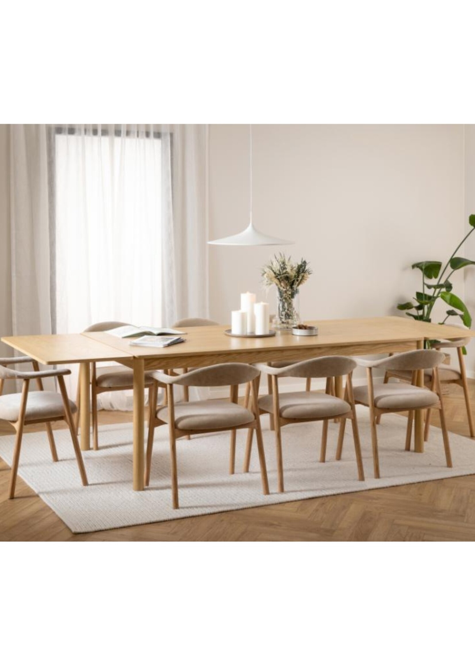 Addi Eiken eetkamerstoel met armleuning Beige