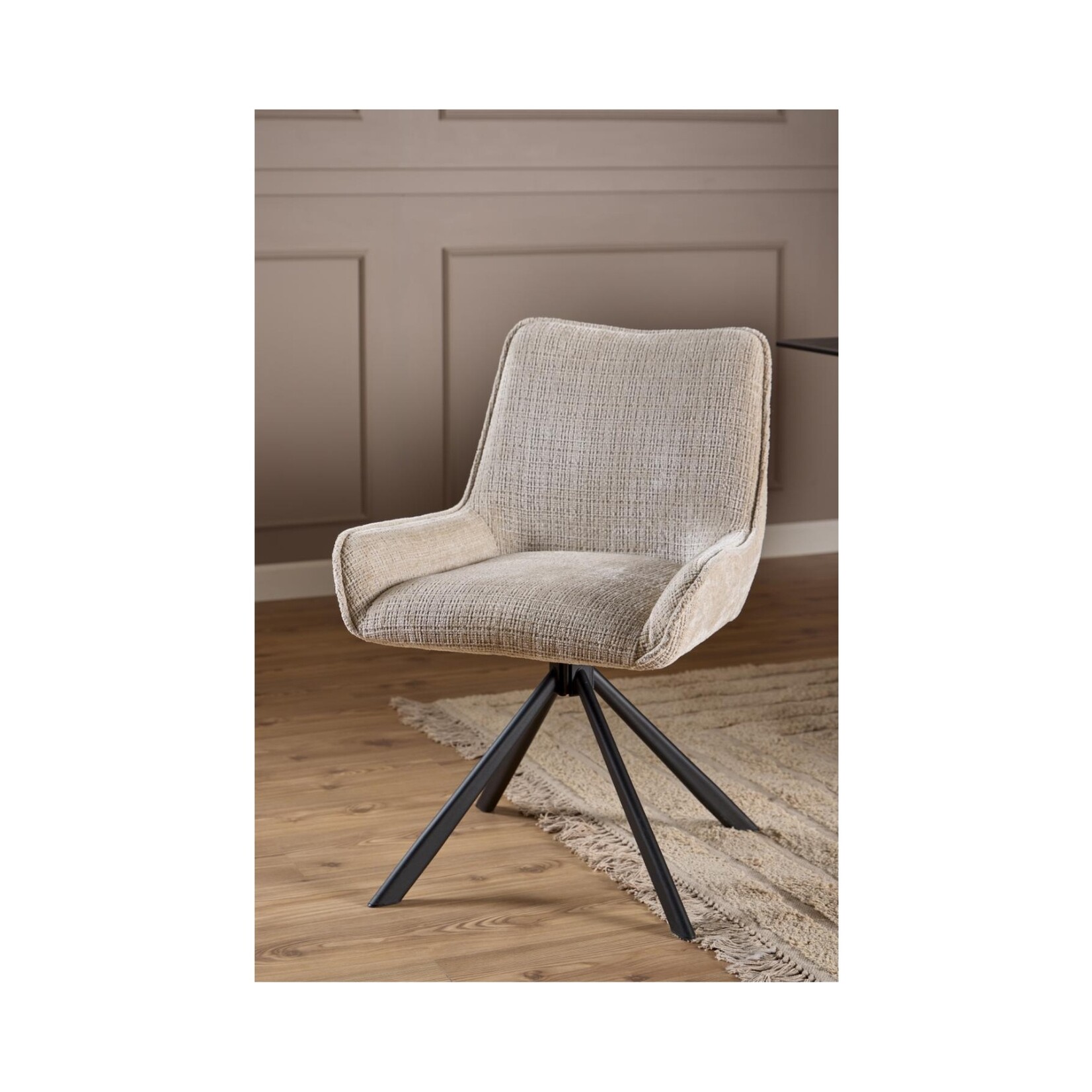 Eddie Eetkamerstoel – Stijlvol en draaibaar beige