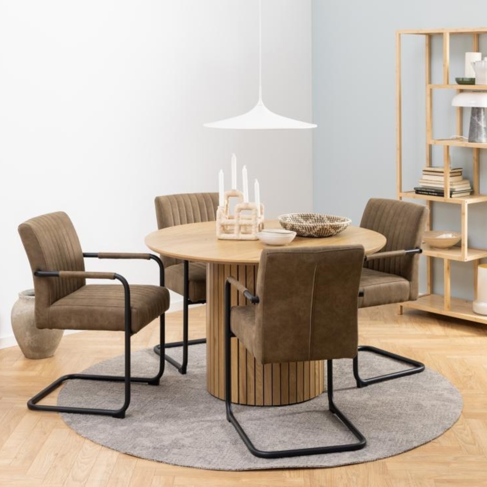 Yale eettafel wild eiken(Ø120x75 cm)