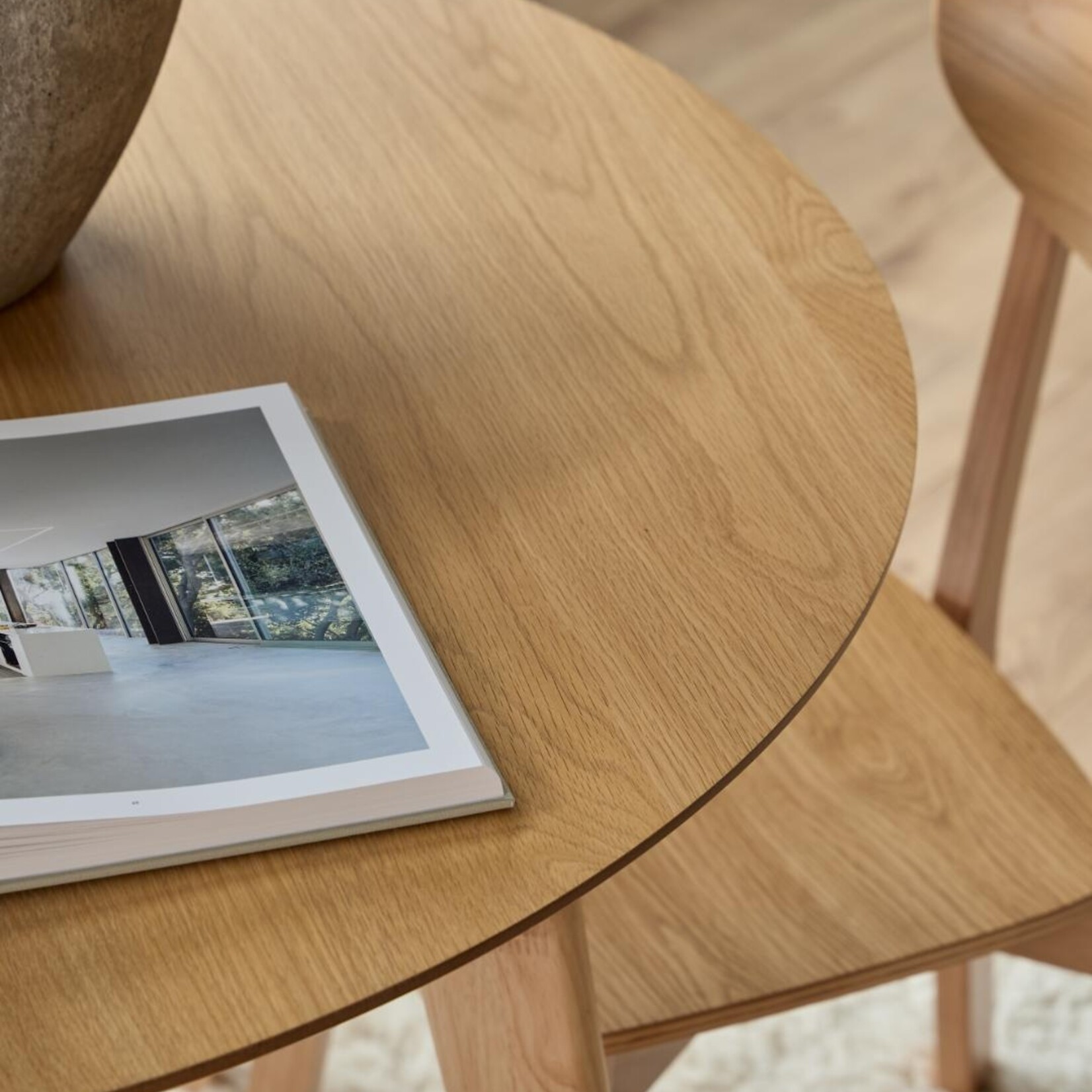 Roxby eettafel eiken (Ø105x76 cm)