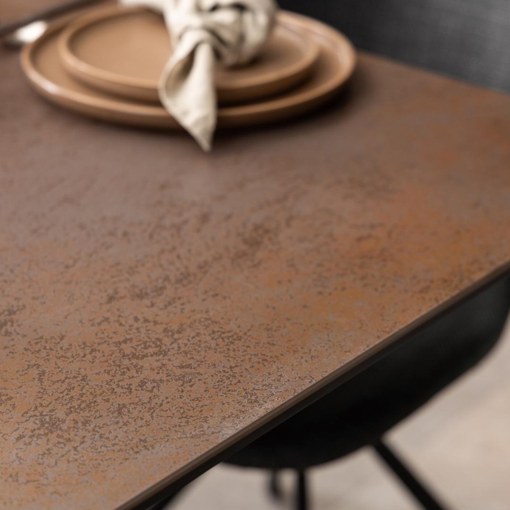 Heaven eettafel warme roestbruine (168/210x90x76 cm)