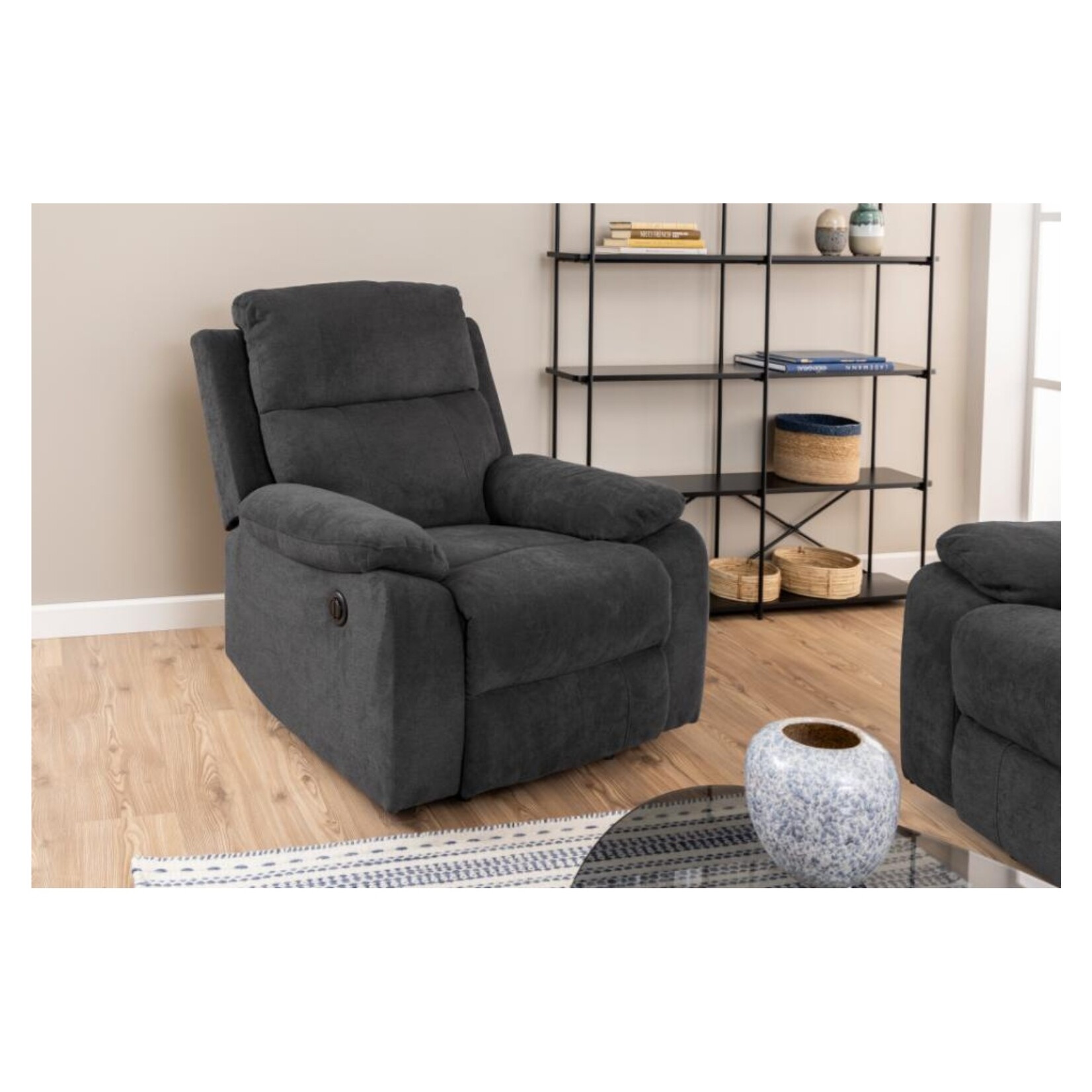 Mora Mora relaxfauteuil – elektrisch verstelbaar – donkergrijze Enjoy stof