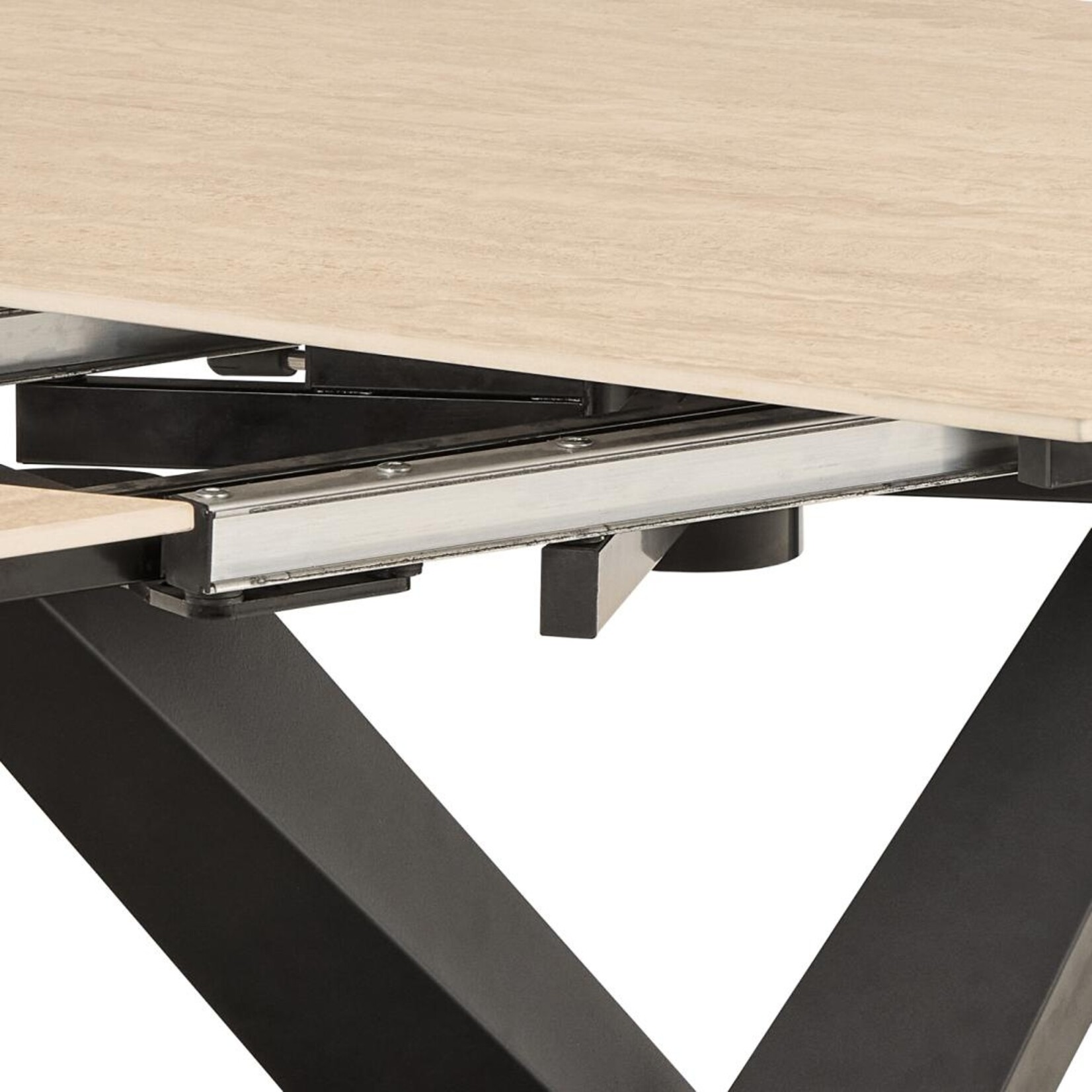 Morella dining table