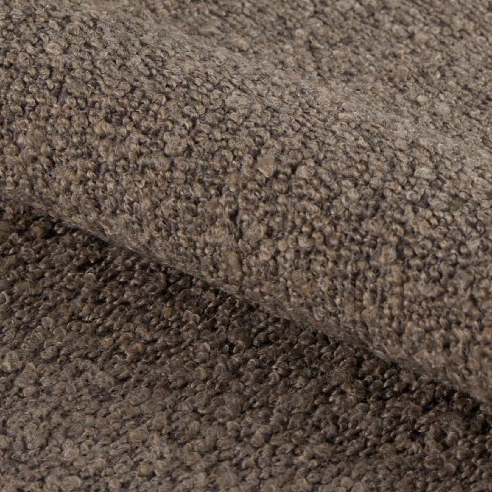 Tori dining chair with armrest