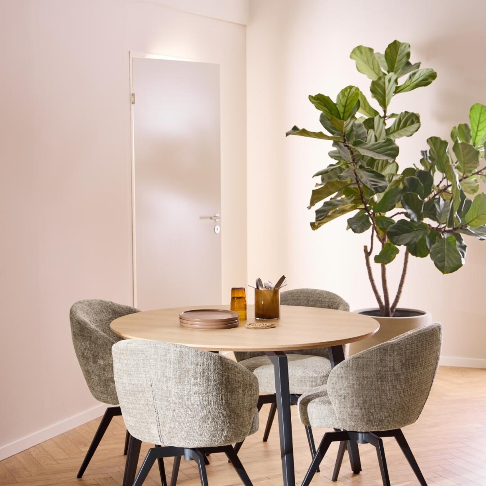 Eetkamerstoel Darlene Grijs 180 graden draaibaar