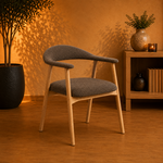 Addi eetkamerstoel met armleuning Taupe kleur