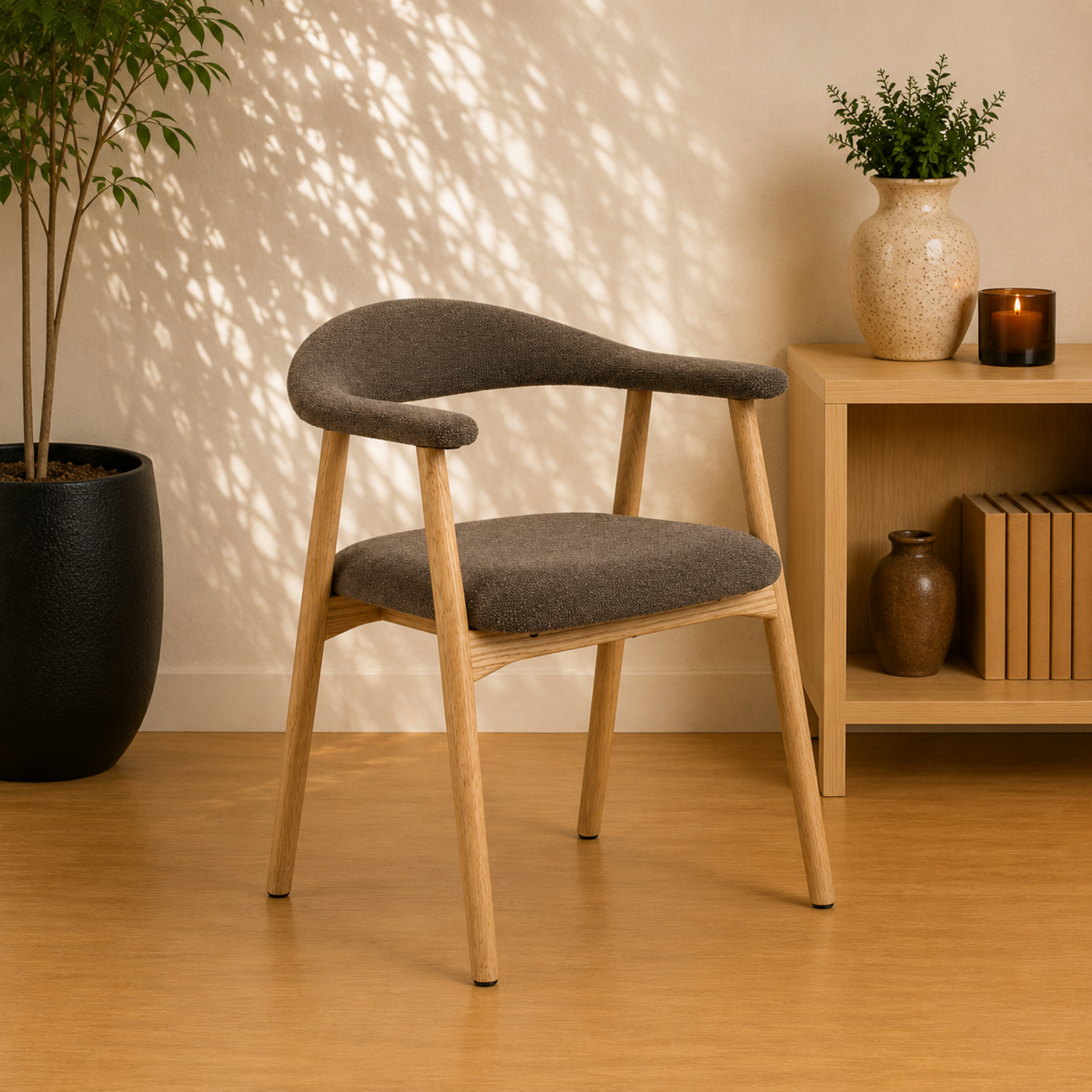 Addi eetkamerstoel met armleuning Taupe kleur