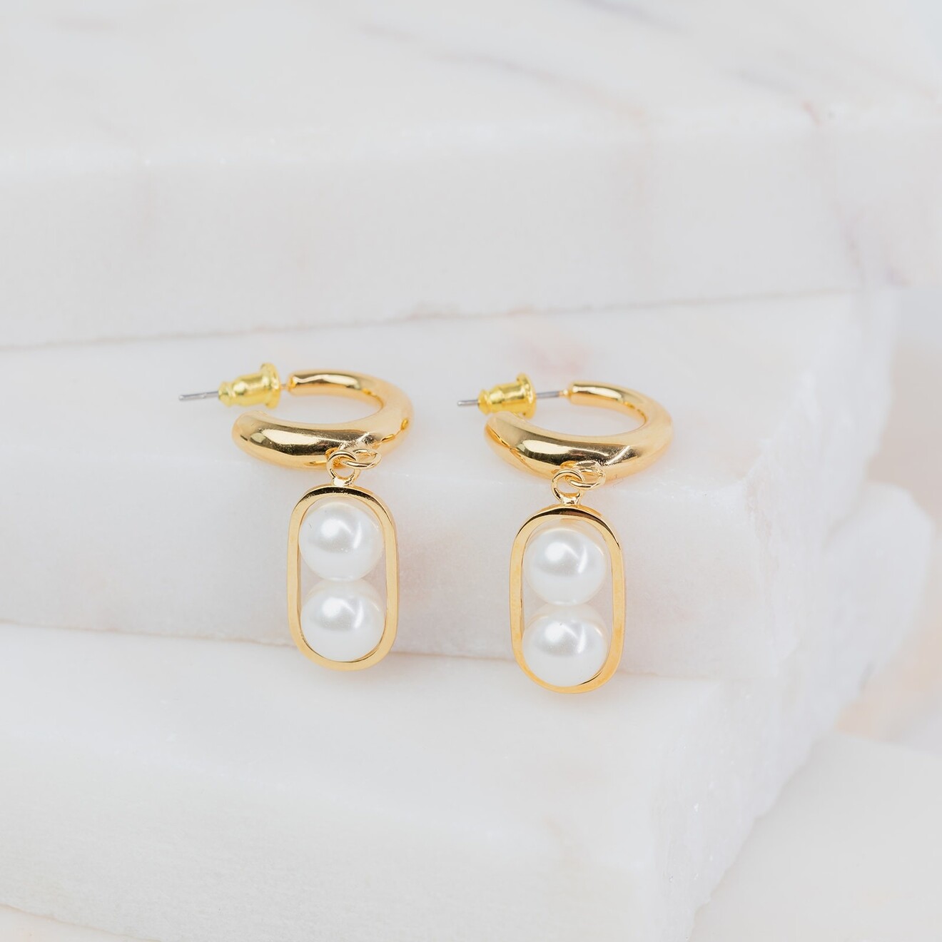 Aurore parel small hoop oorbellen