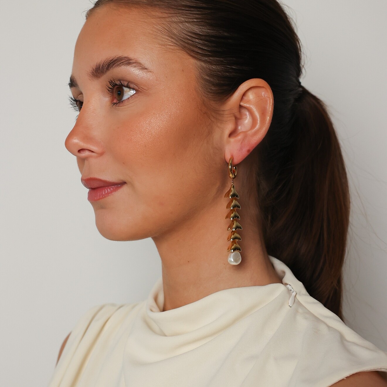Jane lange parel oorbellen
