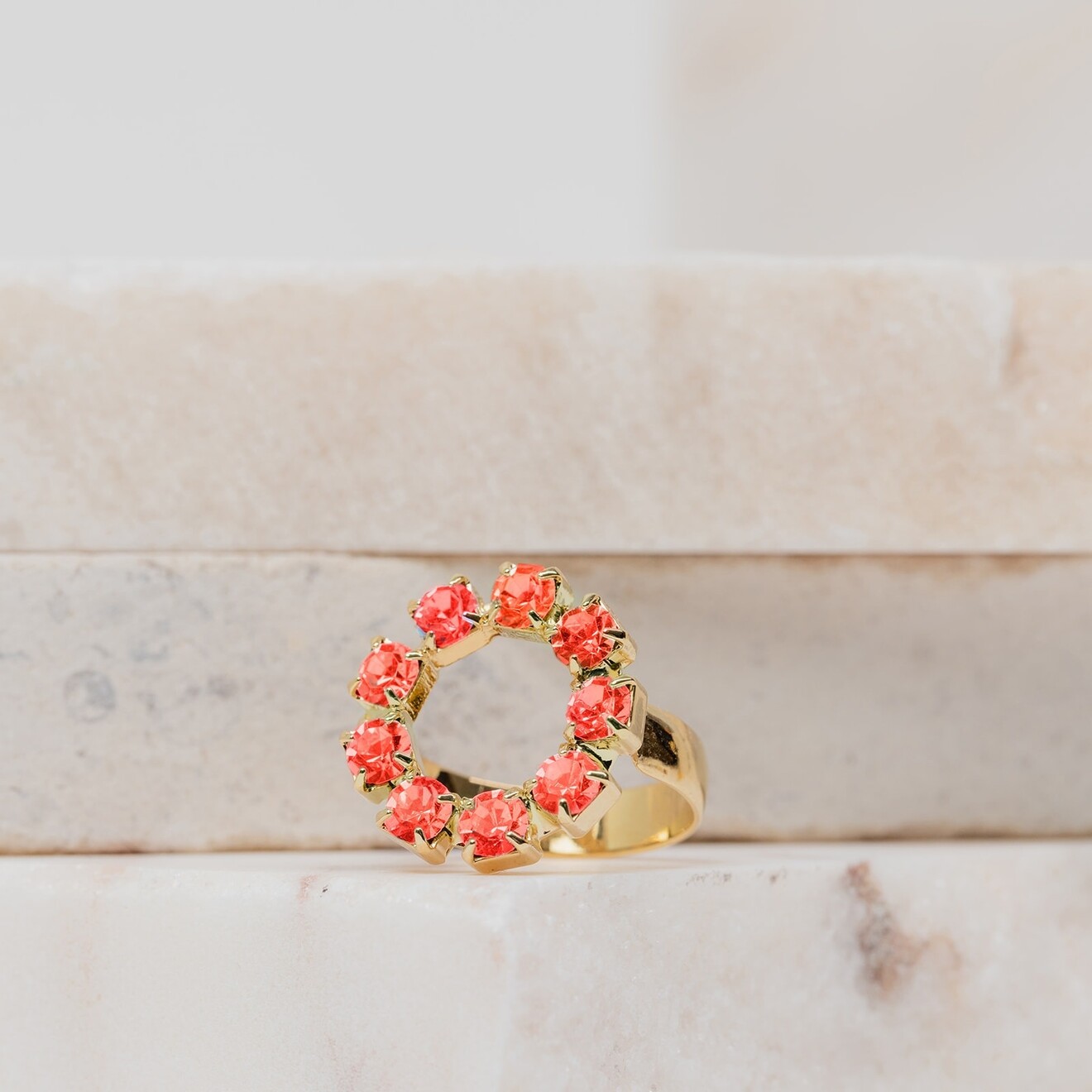 Lilian oranje strass aanpasbare ring goud