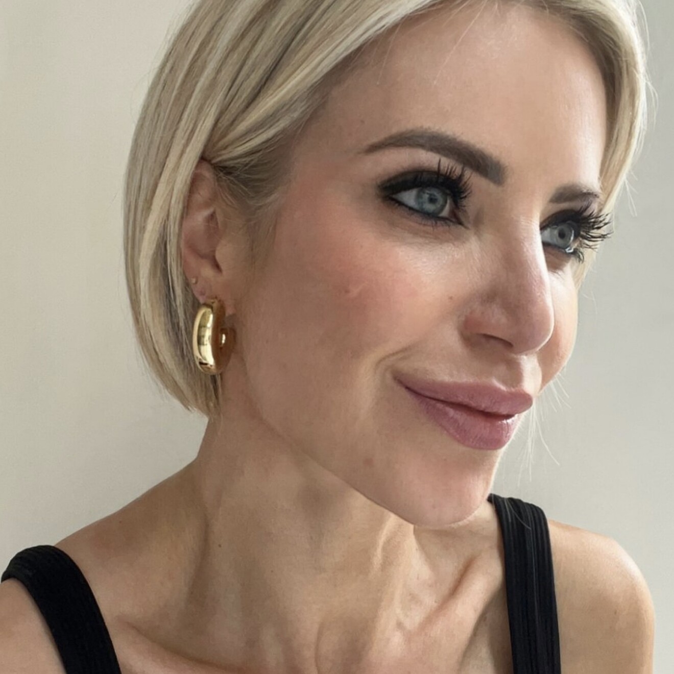 Monique creolen goud