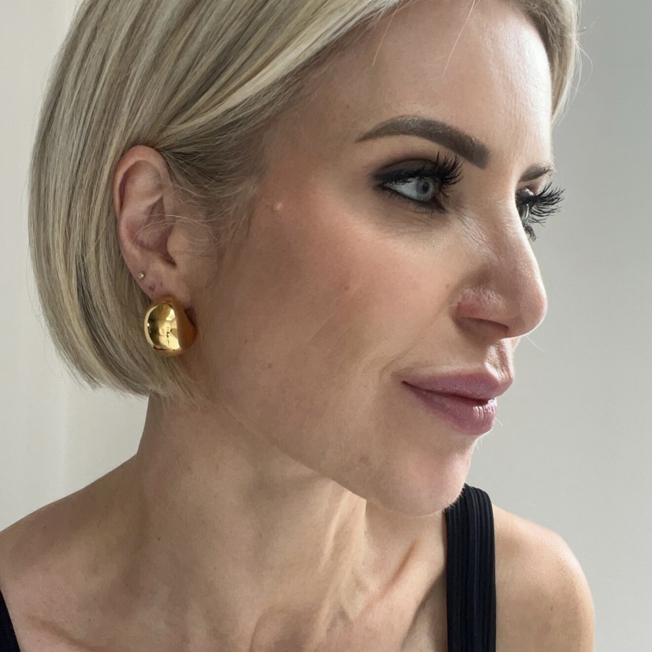 Monique druppel oorbellen goud