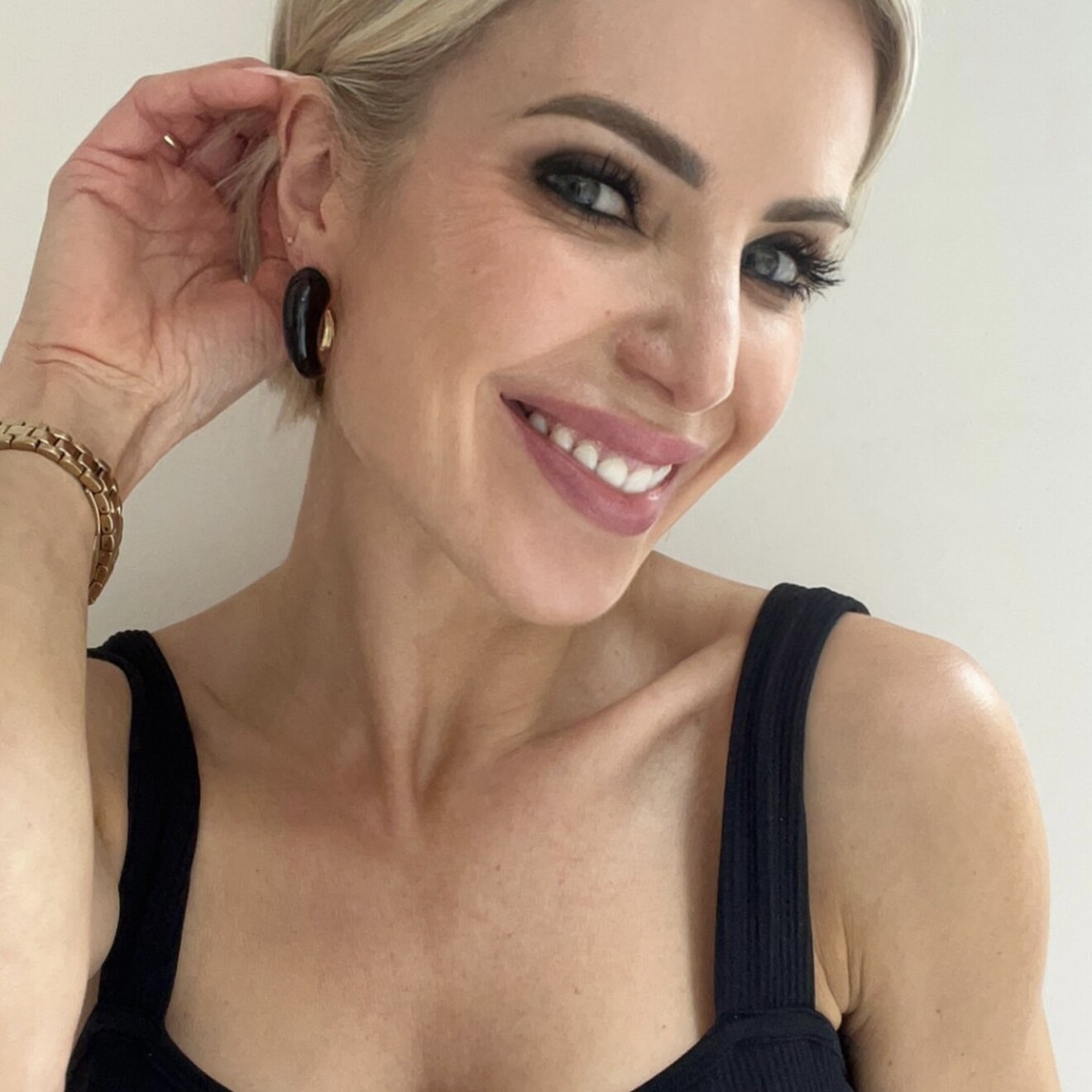 Mireille gemailleerde oorbellen zwart