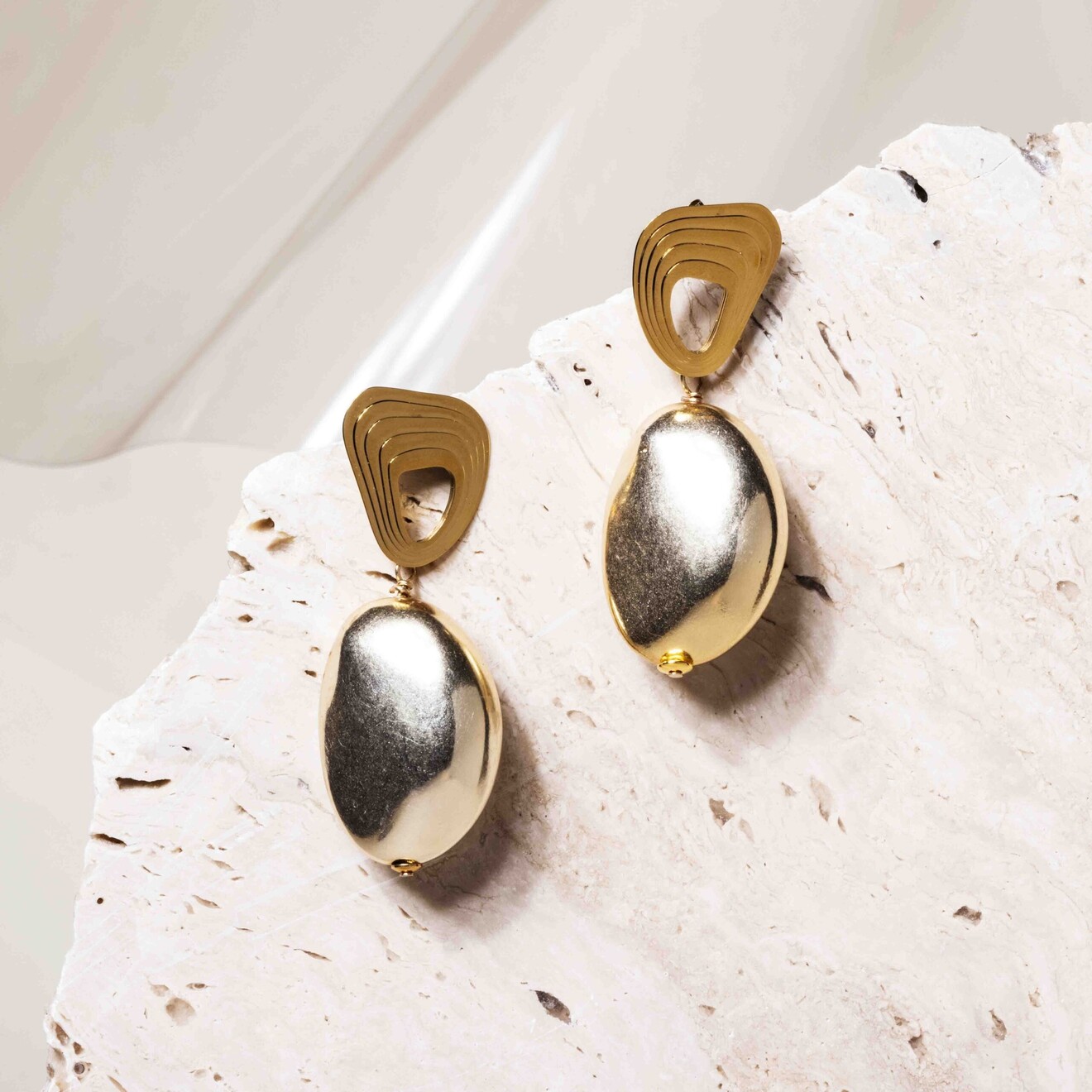 Calliope gouden kraal oorbellen