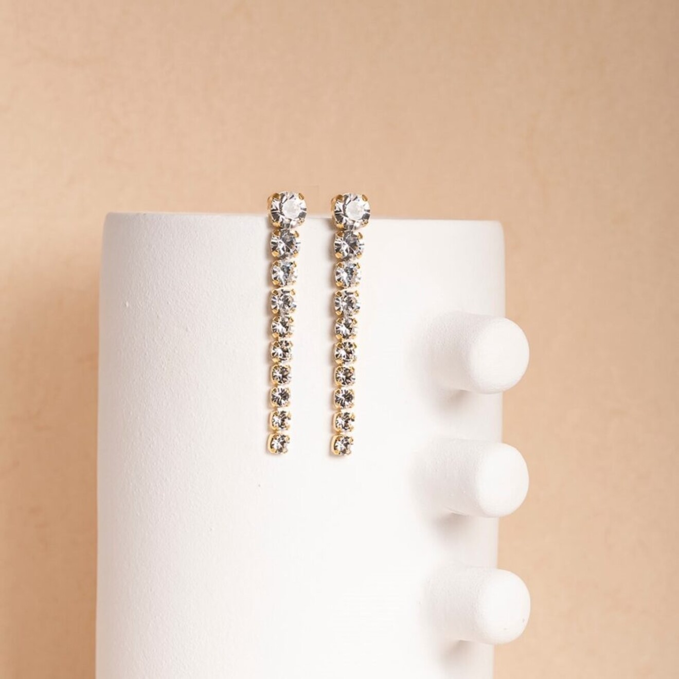 Joanne witte strass oorbellen lang