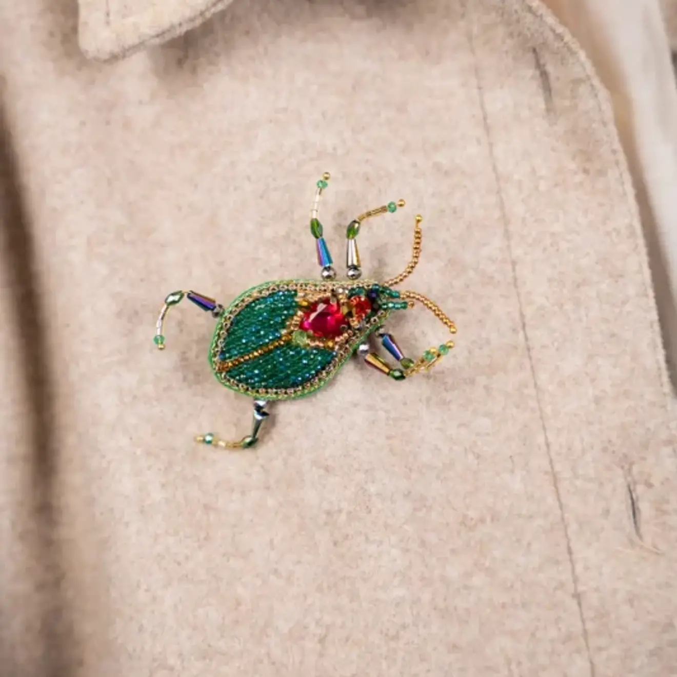 Broche lucky scarabee L