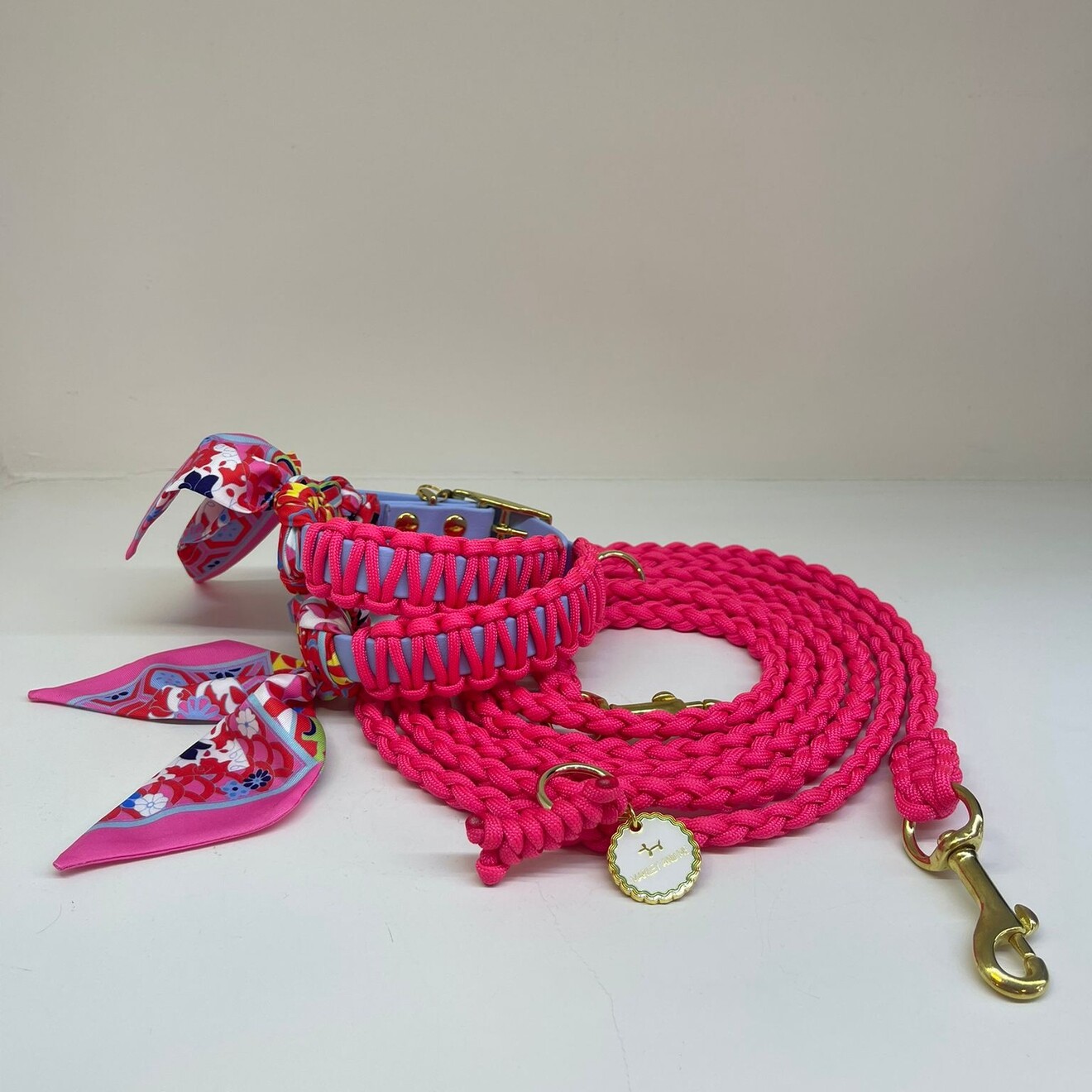 Gevlochten hands free leiband L.A cherry pink S