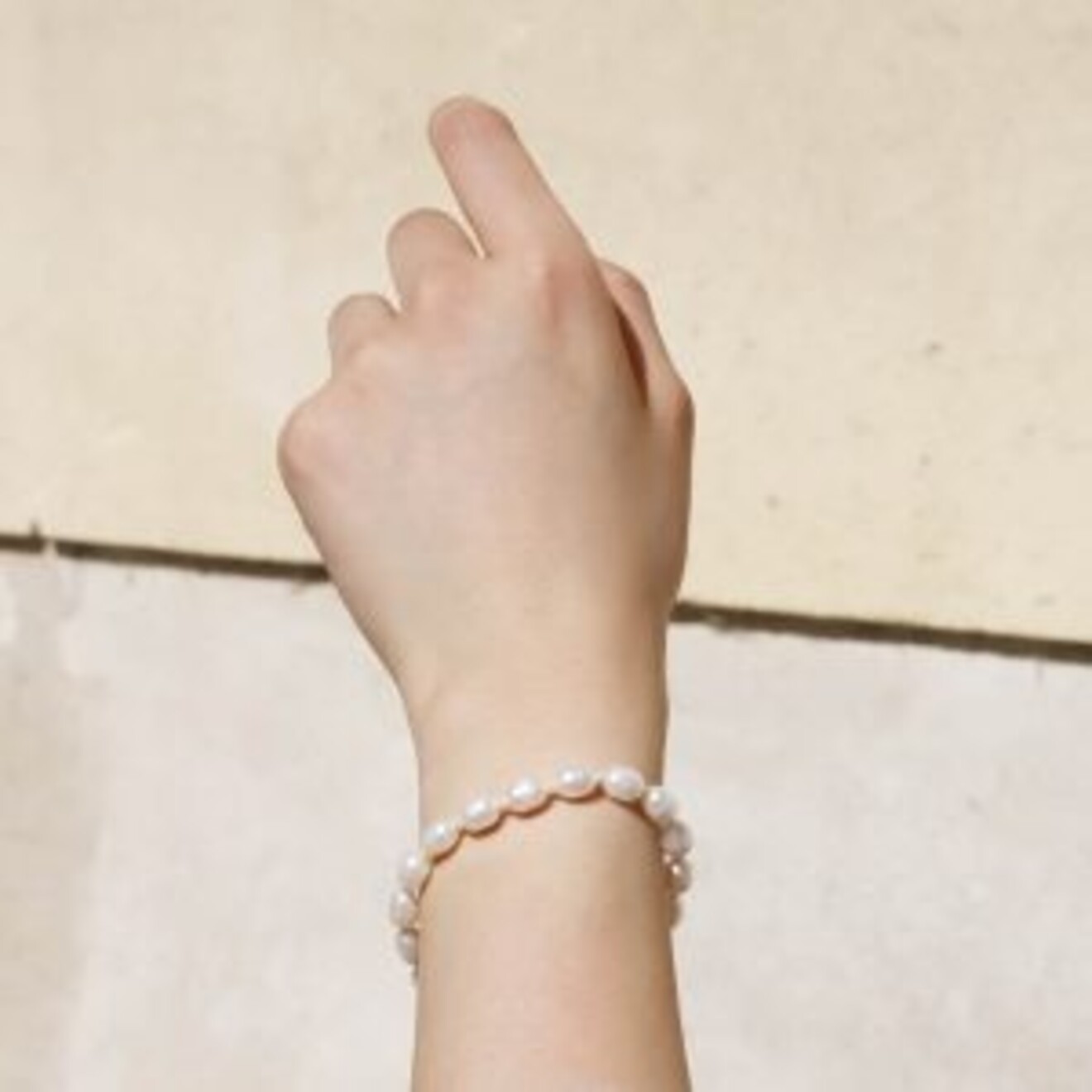 Lara zoetwaterparel armband goud