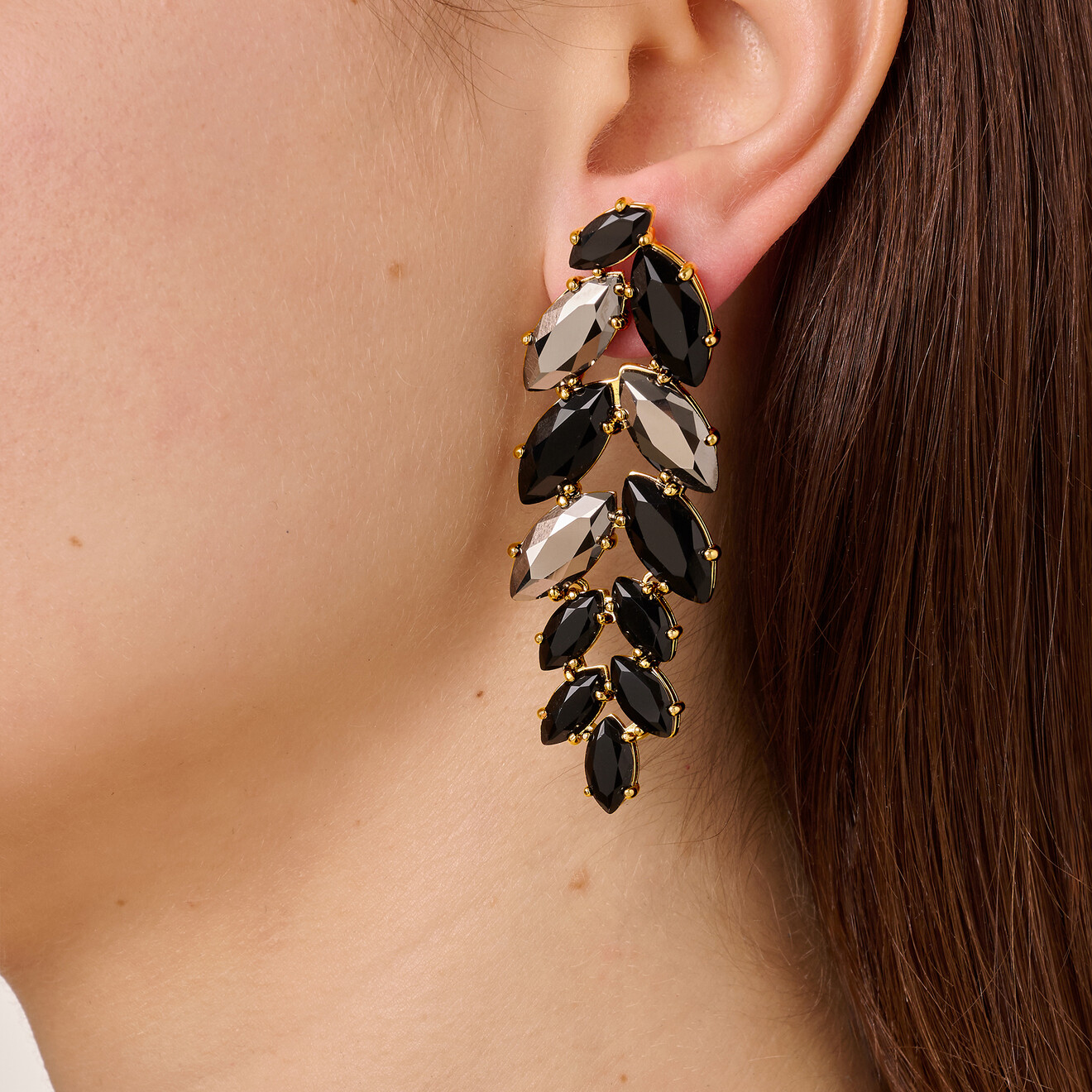Banyan oorbellen zwart kristal