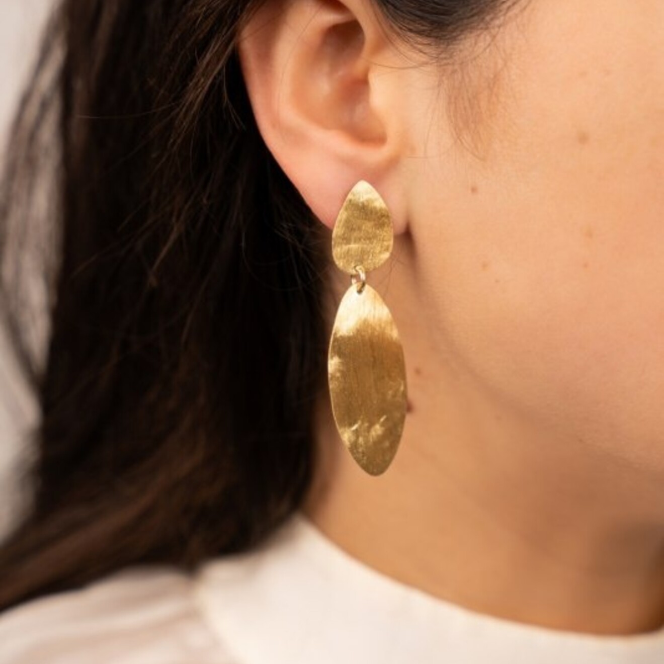Classic double stone oorbellen goud