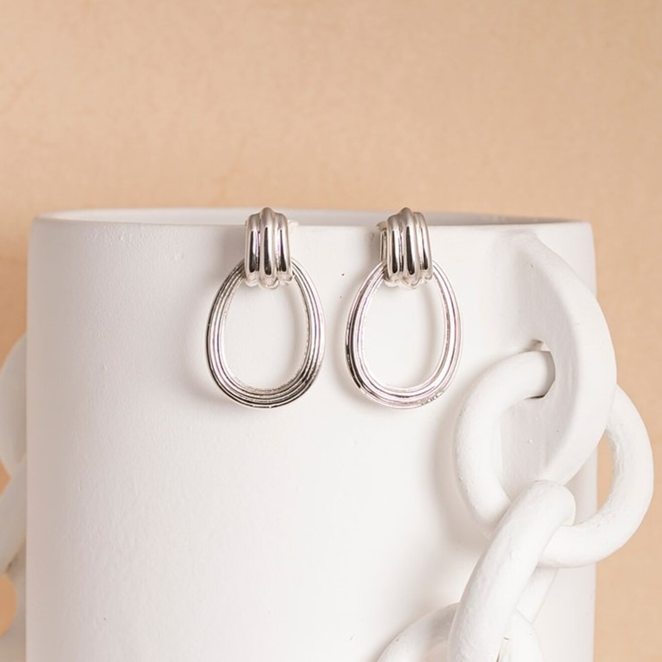 Elly zilveren hoop oorbellen textured