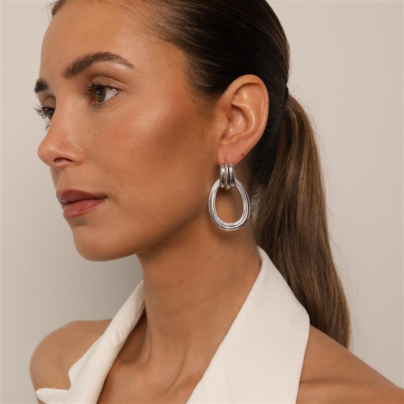 Elly zilveren hoop oorbellen textured