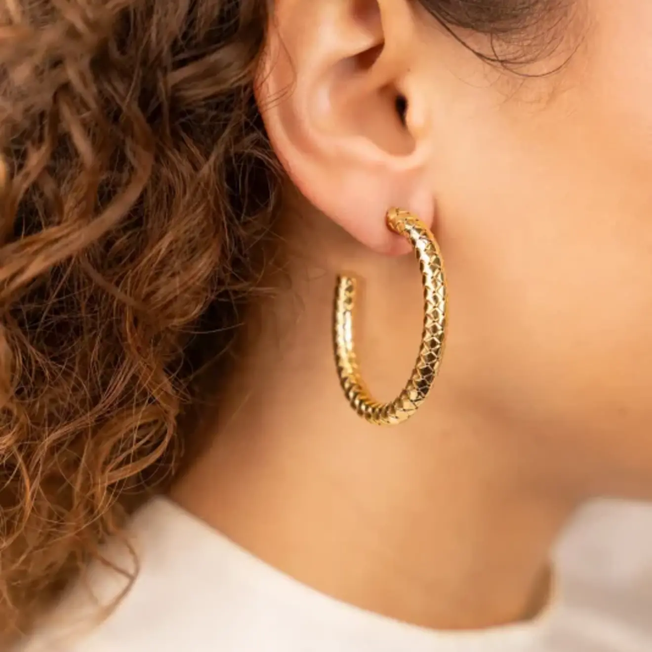 Classic oorbellen Cobra creool ovaal M goud