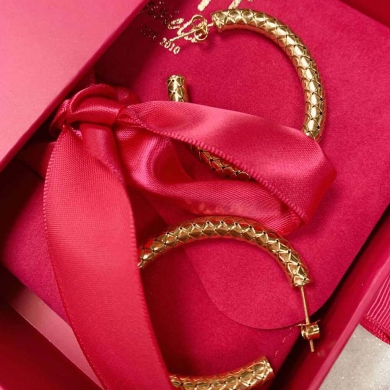 Classic oorbellen Cobra creool ovaal M goud
