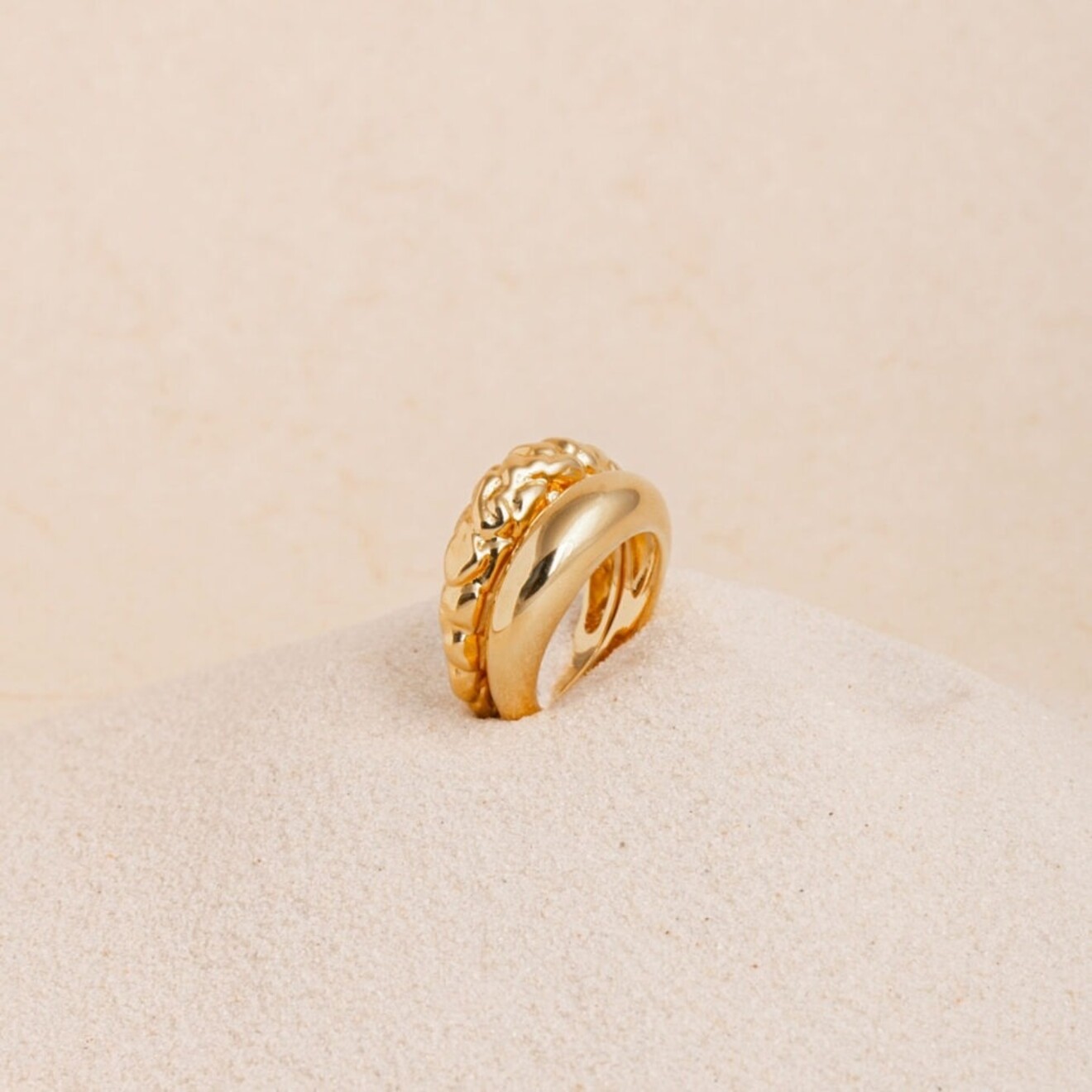 Petra structured ring goud